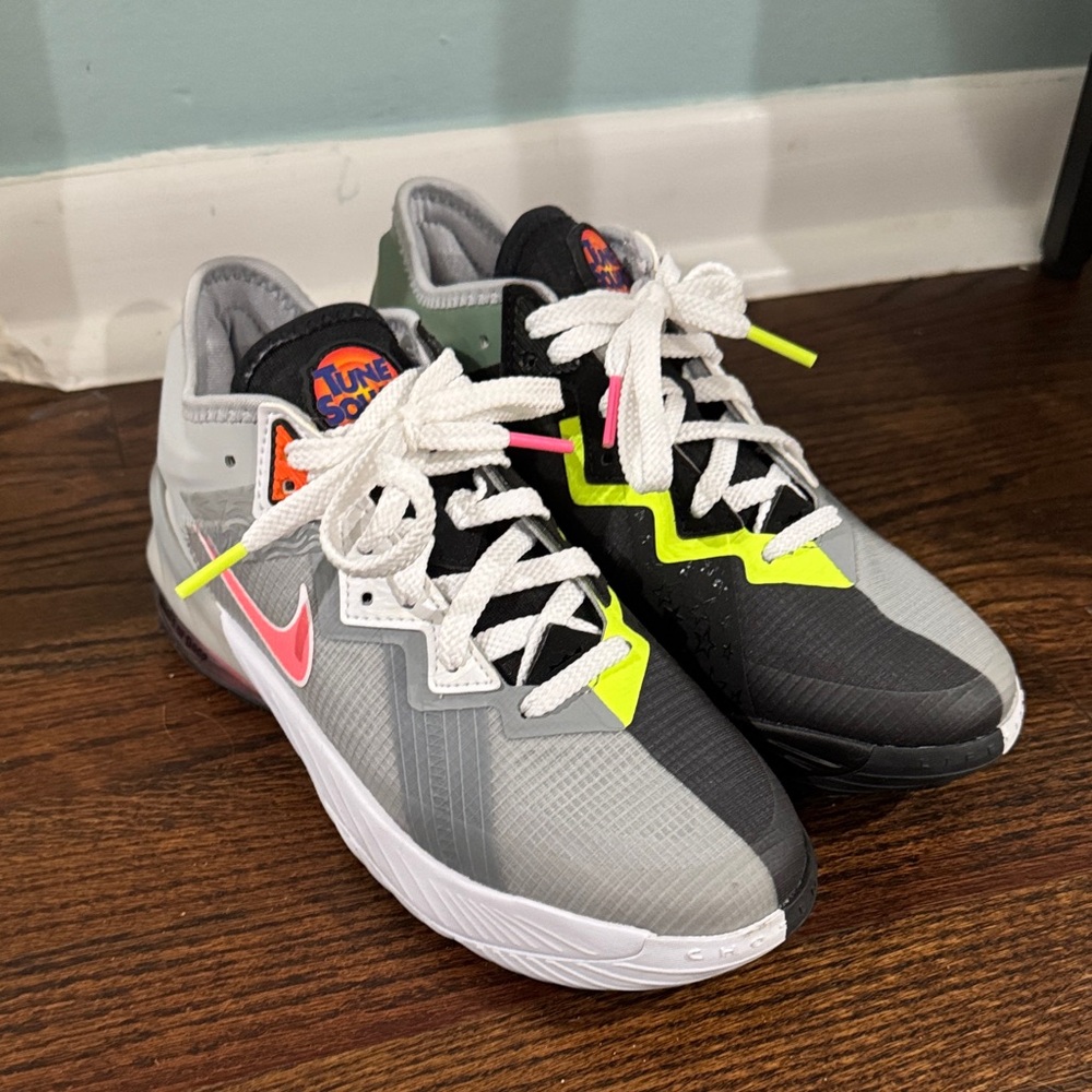 Nike LeBron 18 Low Bugs vs Marvin the Martian Sneakers